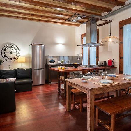 Habitat Apartments Ferran Barcelona Bagian luar foto