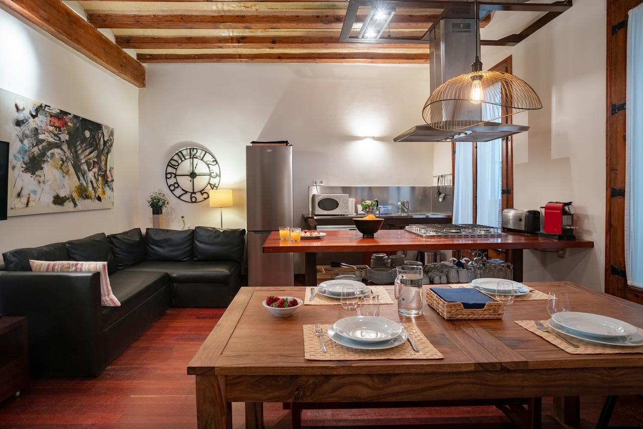 Habitat Apartments Ferran Barcelona Bagian luar foto